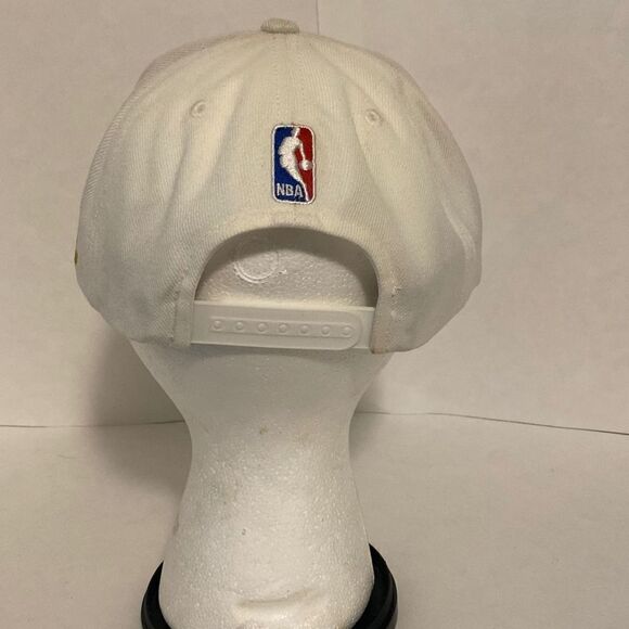 Adidas San Antonio Spurs 2014 NBA Champions SnapBack Hat With Original Sticker - Picture 3 of 7